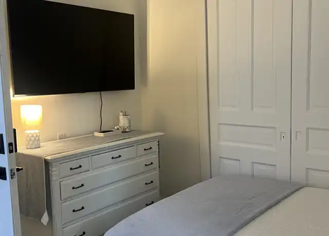 Property at 11 W All Saints St, Frederick, MD, 21701, 5 beds, 1 bath, [object Object]