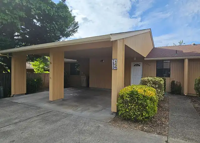 Property at 1230 SE Roundtable Dr, Grants Pass, OR, 97526, 2 beds, 2 baths, [object Object]