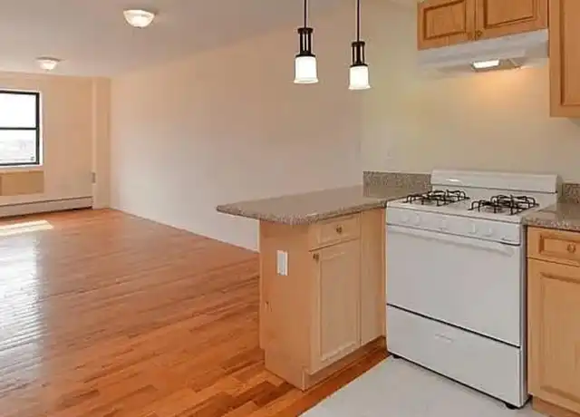 Property at 36 Hilton Ave Unit 108, Hempstead, NY, 11550, 2 beds, 1 bath, [object Object]