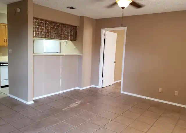 Property at 2222 E Price St Apt 202, Paris, TX, 75460, 1 bed, 1 bath, [object Object]