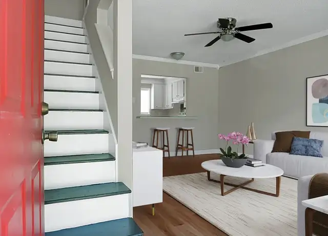 Photo of 125 Arbor Rd, Summerville, SC 29485