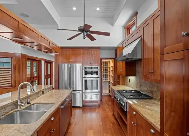 Property at 401 8th St, Manhattan Beach, CA, 90266, 6 beds, 4 baths, [object Object]