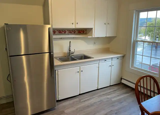 Property at 21 S Main St Unit 6, West Lebanon, NH, 03784, 1 bed, 1 bath, [object Object]
