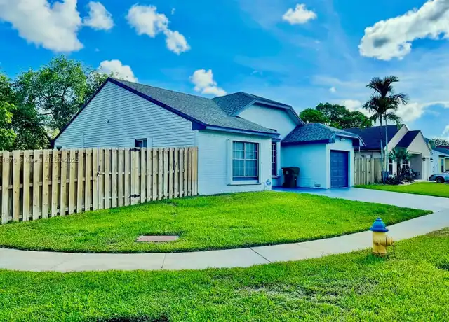 Property at 8600 SW 15th St, Pembroke Pines, FL, 33025, 3 beds, 2 baths, [object Object]