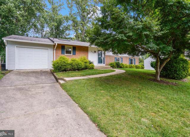 Photo of 8526 Fairburn Dr, Springfield, VA 22152