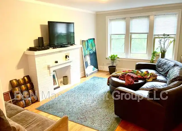 Property at 1721 W Ainslie St Unit 2, Chicago, IL, 60640, 2 beds, 1 bath, [object Object]