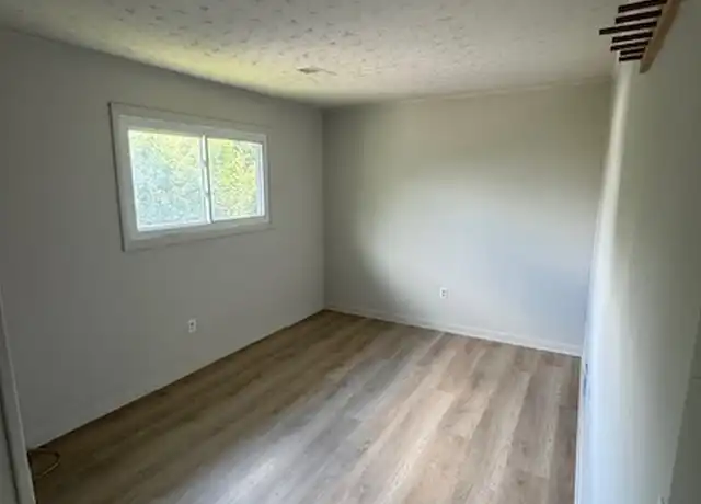 Property at 210 Virginia Ave, Front Royal, VA, 22630, 2 beds, 1 bath, [object Object]