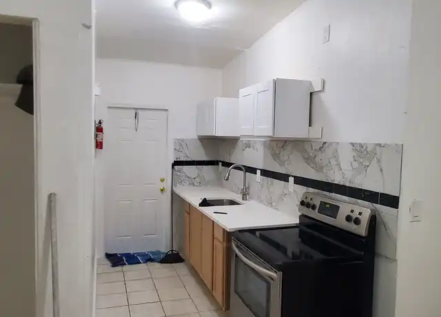 Property at 225 SW 14th Ave, Delray Beach, FL, 33444, 2 beds, 1 bath, [object Object]