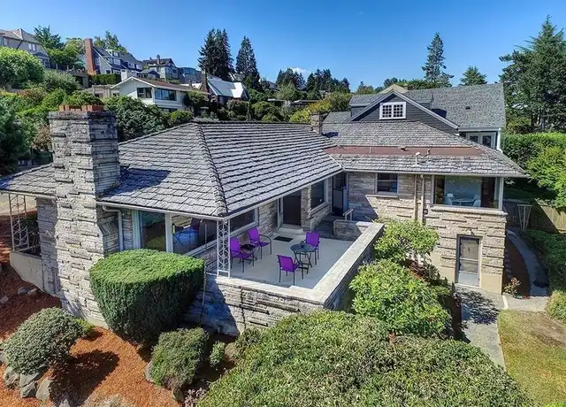 Property at 4402 54th Ave NE, Seattle, WA, 98105, 4 beds, 2.5 baths, [object Object]