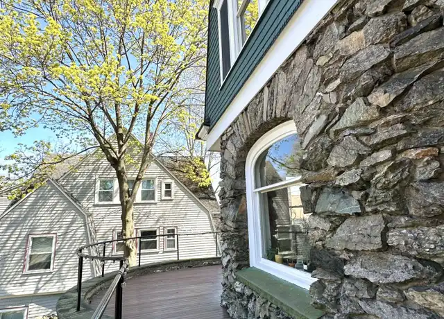 Property at 10 Selkirk Rd #3, Brighton, MA, 02135, 2 beds, 1.5 baths, [object Object]
