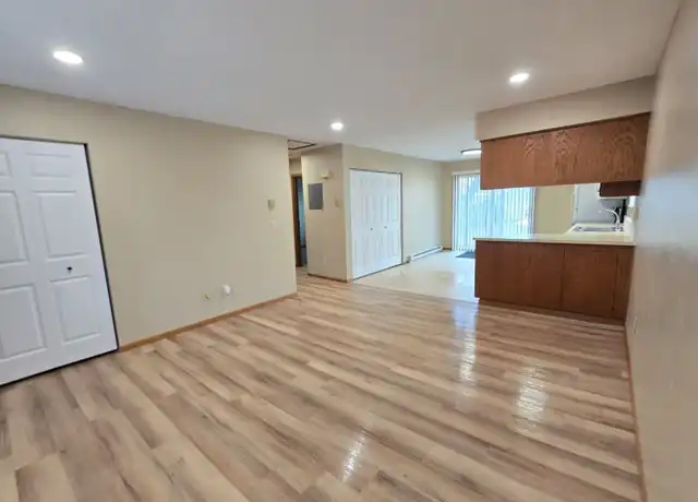 Property at 114 36th Ave SE, Minot, ND, 58701, 2 beds, 1 bath, [object Object]