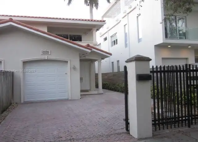 Property at 2920 Catalina St #2920, Miami, FL, 33133, 3 beds, 2.5 baths, [object Object]