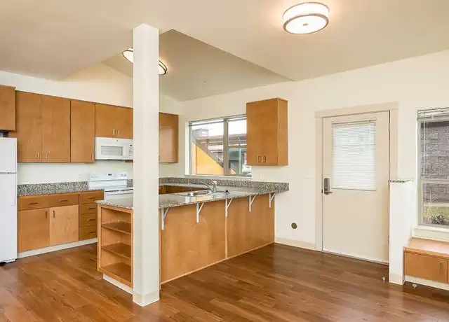 Property at 89325 Old Coburg Rd, Eugene, OR, 97408, 2 beds, 1.5 baths, [object Object]