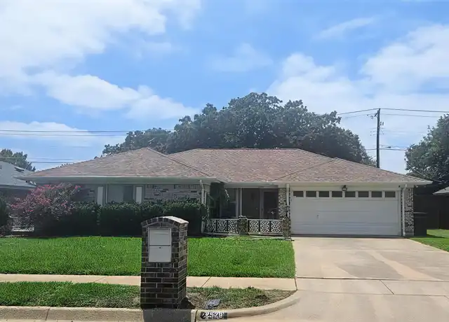 Property at 2529 Westpark Way Cir, Euless, TX, 76040, 3 beds, 2 baths, [object Object]