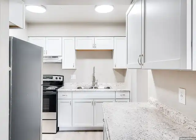 Property at EVERGREEN PLACE - 2975 W Lawrence St, Appleton, WI, 54914, 1 bed, 1 bath, [object Object]