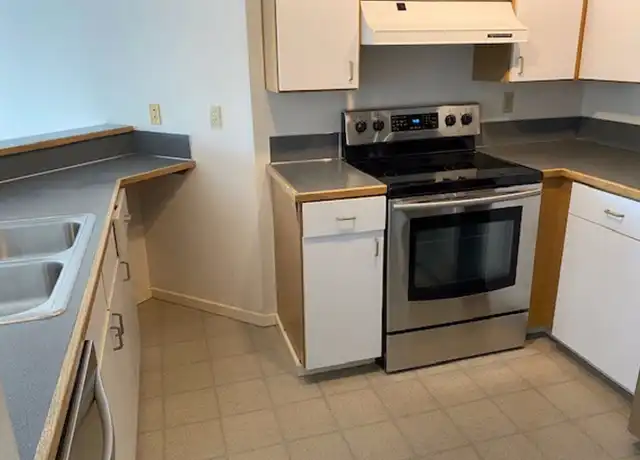 Property at 255 4th Ave Unit 06, Kirkland, WA, 98033, 2 beds, 1.5 baths, [object Object]