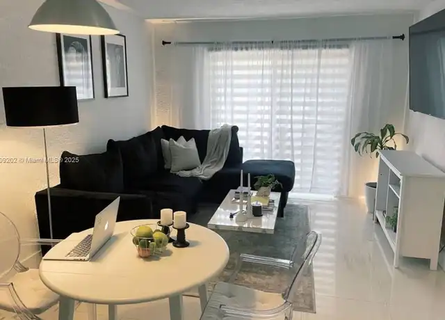 Property at 445 SW 11th St #101, Miami, FL, 33130, 1 bed, 1 bath, [object Object]