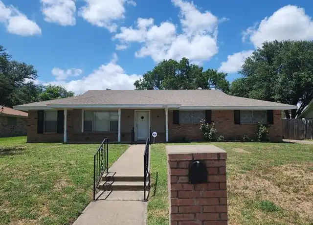 Property at 3309 Valley Forge Trl, Forest Hill, TX, 76140, 4 beds, 2 baths, [object Object]