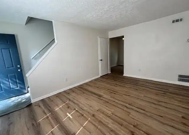 Property at 3082 Howey Rd, Columbus, OH, 43224, 2 beds, 1 bath, [object Object]