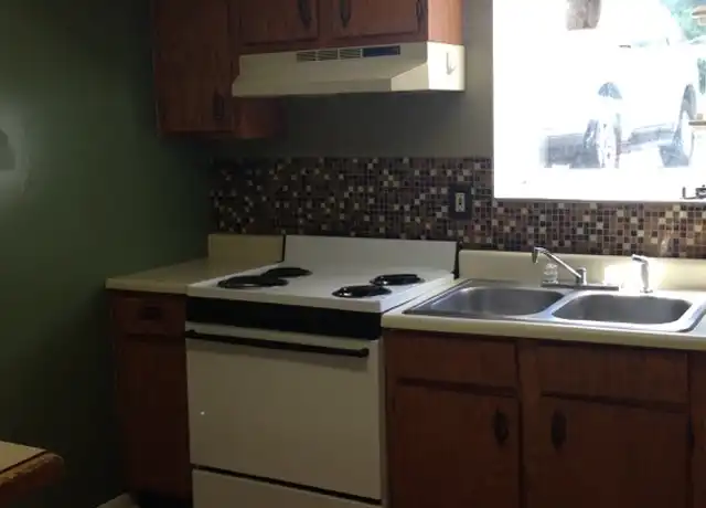 Property at 78 E State St Unit C, Athens, OH, 45701, 4 beds, 1 bath, [object Object]