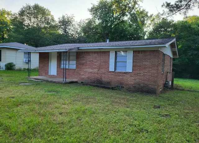 Property at 1229 Wells St, Nacogdoches, TX, 75964, 2 beds, 1 bath, [object Object]