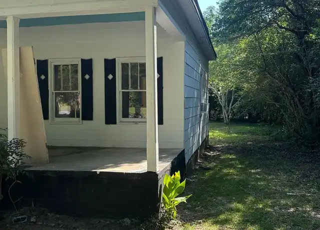 Property at 64 N Poplar St, Butler, GA, 31006, 2 beds, 1 bath, [object Object]