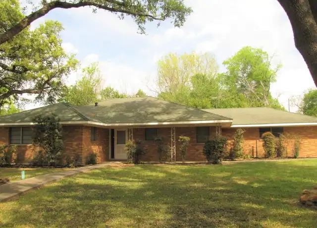 Property at 800 Alma St, Tomball, TX, 77375, 3 beds, 3 baths, [object Object]