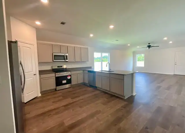 Property at 12 Fallen Oak Dr, Conway, AR, 72032, 4 beds, 2 baths, [object Object]
