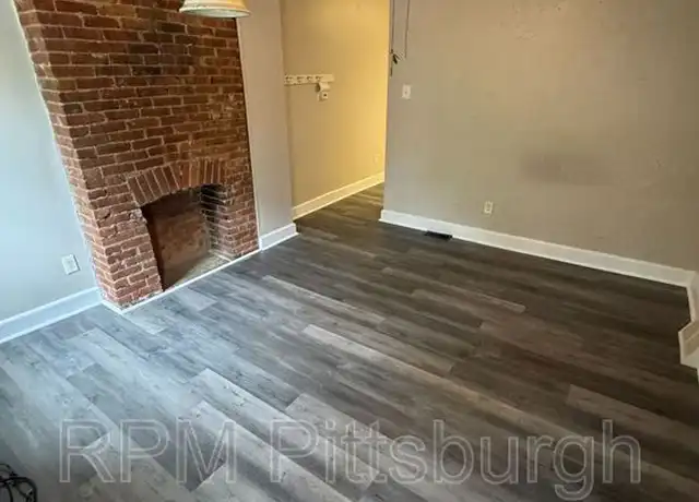 Property at 122 Earl St, Pittsburgh, PA, 15204, 2 beds, 1 bath, [object Object]