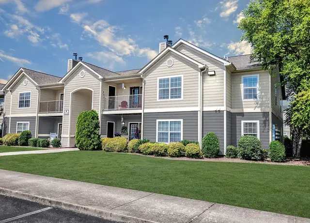 Photo of 100 Hunters Creek Blvd, Lebanon, TN 37087
