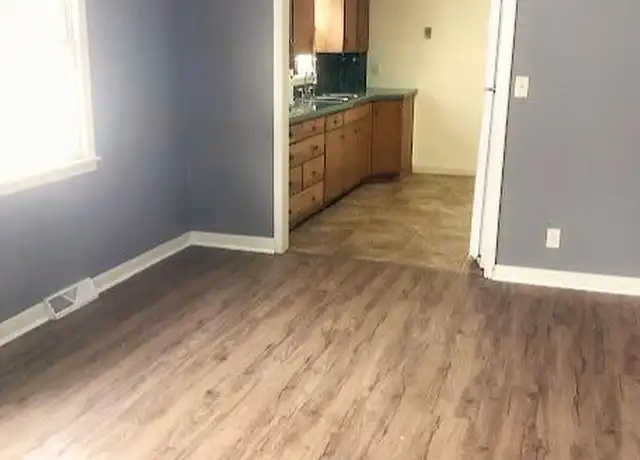 Property at 907 Pryor Ave N, Glencoe, MN, 55336, 2 beds, 1 bath, [object Object]