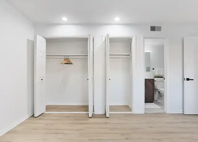Property at Thousand Oaks - 10405 W 70th Ter, Shawnee, KS, 66203, 2 beds, 2 baths, [object Object]