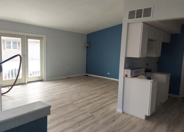 Photo of 207 Emerson Ct Unit D, Bloomingdale, IL 60108