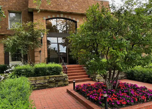 Property at 1230 Park Ave W #211, Highland Park, IL, 60035, 1 bed, 1 bath, [object Object]