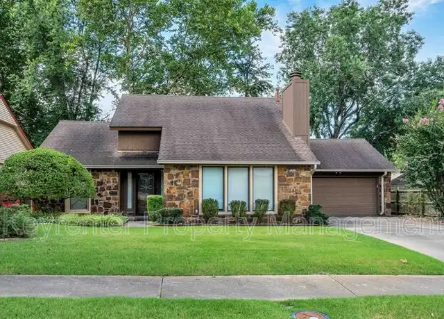 Property at 2321 W Louisville St, Broken Arrow, OK, 74012, 3 beds, 2 baths, [object Object]