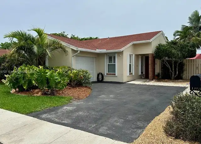 Property at 13970 Beechwood Ct, Davie, FL, 33325, 3 beds, 2 baths, [object Object]