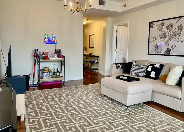 Property at 636 Beacon St, Boston, MA, 02215, 2 beds, 1 bath, [object Object]