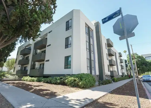 Property at 6310 Sylmar Ave, Van Nuys, CA, 91401, 2 beds, 2 baths, [object Object]