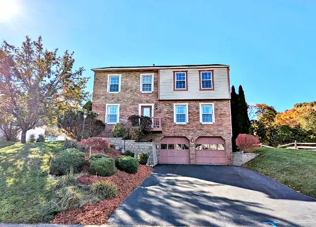 Property at 105 Woodbine Dr, Cranberry Township, PA, 16066, 4 beds, 2.5 baths, [object Object]