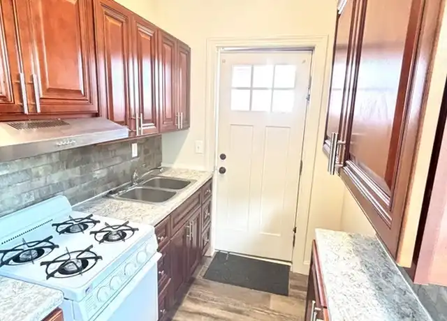 Property at 227 E Clay St Unit 3, Lancaster, PA, 17602, 1 bed, 1 bath, [object Object]