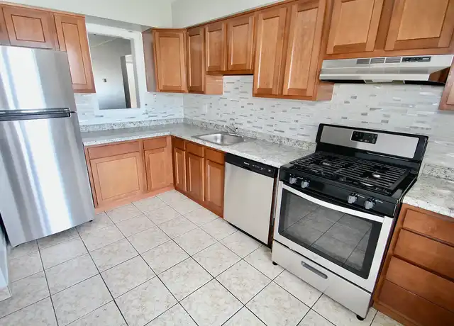 Property at 235 West - 235 W Chestnut St, Washington, PA, 15301, 1 bed, 1 bath, [object Object]