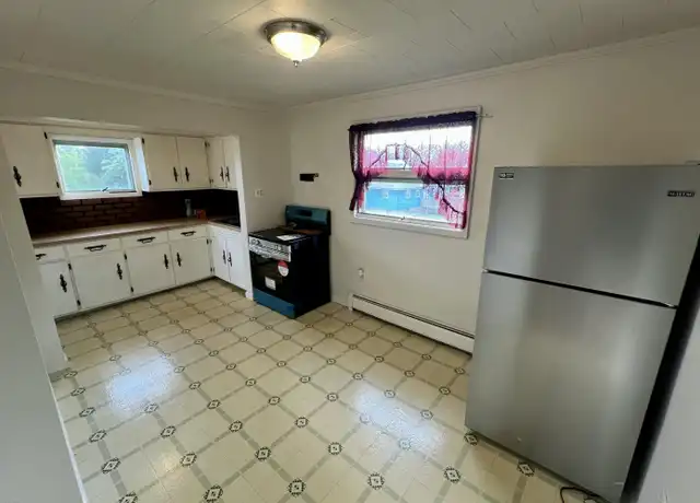 Property at 106 Upper Powell St Unit 2, Old Forge, PA, 18518, 2 beds, 1 bath, [object Object]