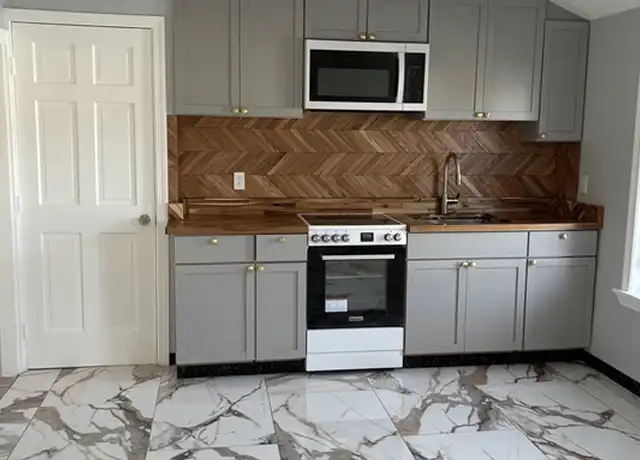 Property at 29 Winthrop St Unit 3, Brockton, MA, 02301, 3 beds, 1 bath, [object Object]
