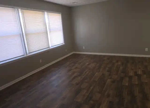 Property at 1582 Martha Ct, Lexington, KY, 40505, 2 beds, 1 bath, [object Object]