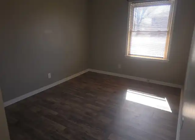 Property at 1582 Martha Ct, Lexington, KY, 40505, 2 beds, 1 bath, [object Object]