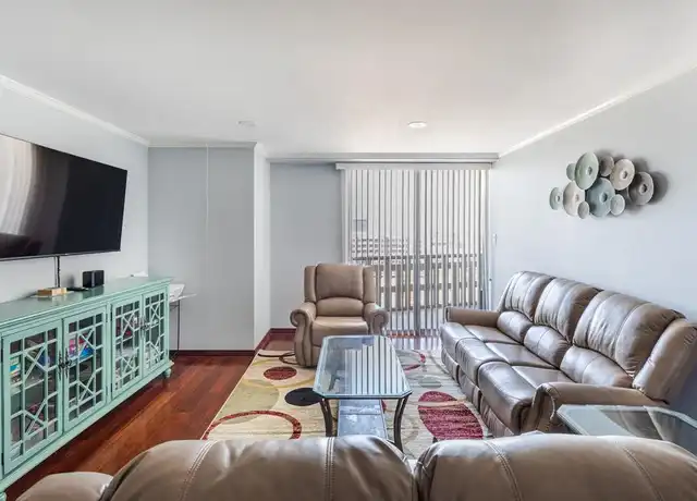 Property at 2016 Main St #904, Houston, TX, 77002, 3 beds, 3 baths, [object Object]