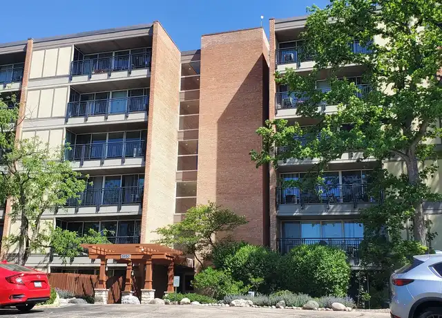 Property at 5950 Oakwood Dr Unit 6G, Lisle, IL, 60532, 1 bed, 1 bath, [object Object]