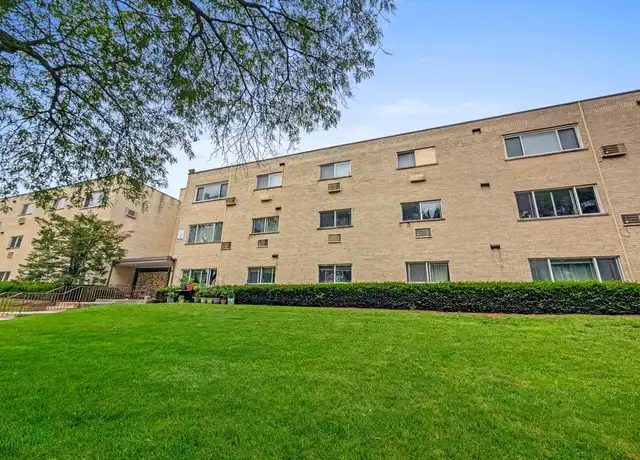 Property at 700 McKinley Ave Unit 210, Mundelein, IL, 60060, 2 beds, 1.5 baths, [object Object]