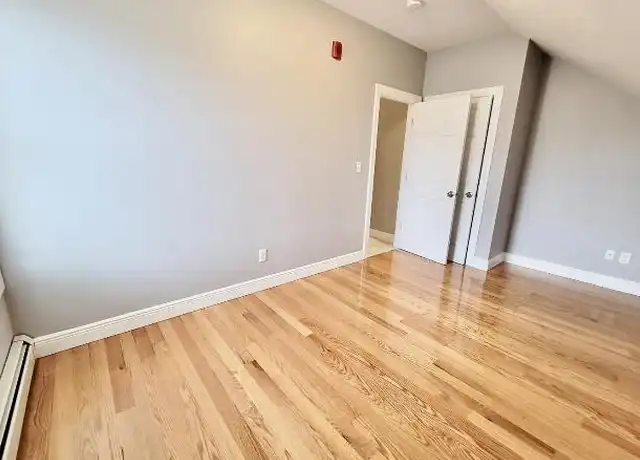 Property at 525 Charles St, Providence, RI, 02904, 3 beds, 1 bath, [object Object]