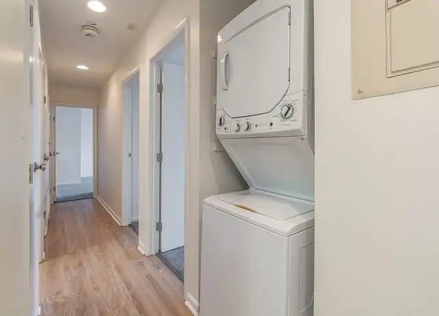Property at Bexley House - 2877 E Broad St, Columbus, OH, 43209, 2-3 beds, 2 baths, [object Object]